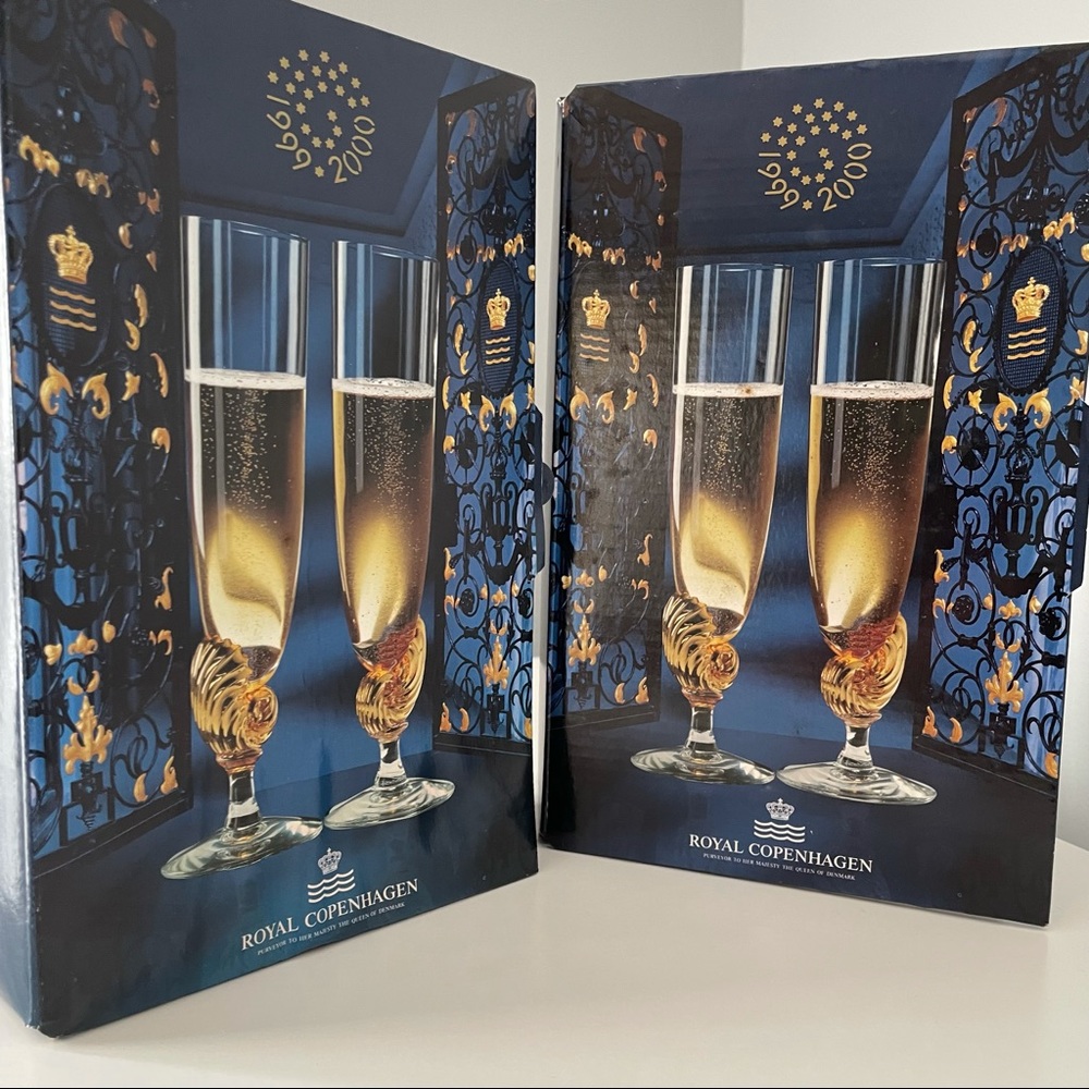 SET of 4 Champagne Flutes by Royal Copenhagen - Picture 2 of 4